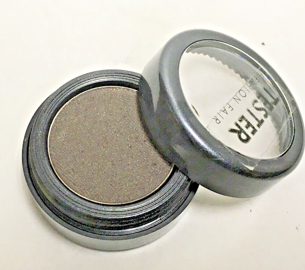 New FF  Eyeshadow CHOCOLATE CAKE   0.05 OZ UNBOXED