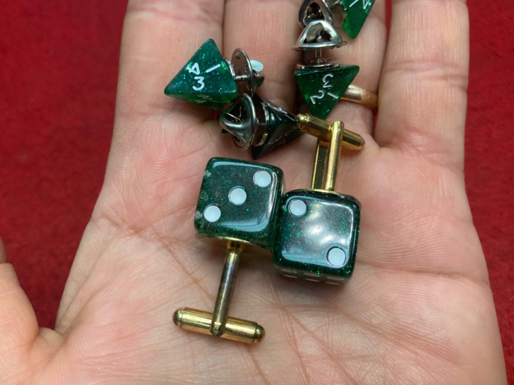 DICE PINS & CUFFLINK SET 6 PIECES
