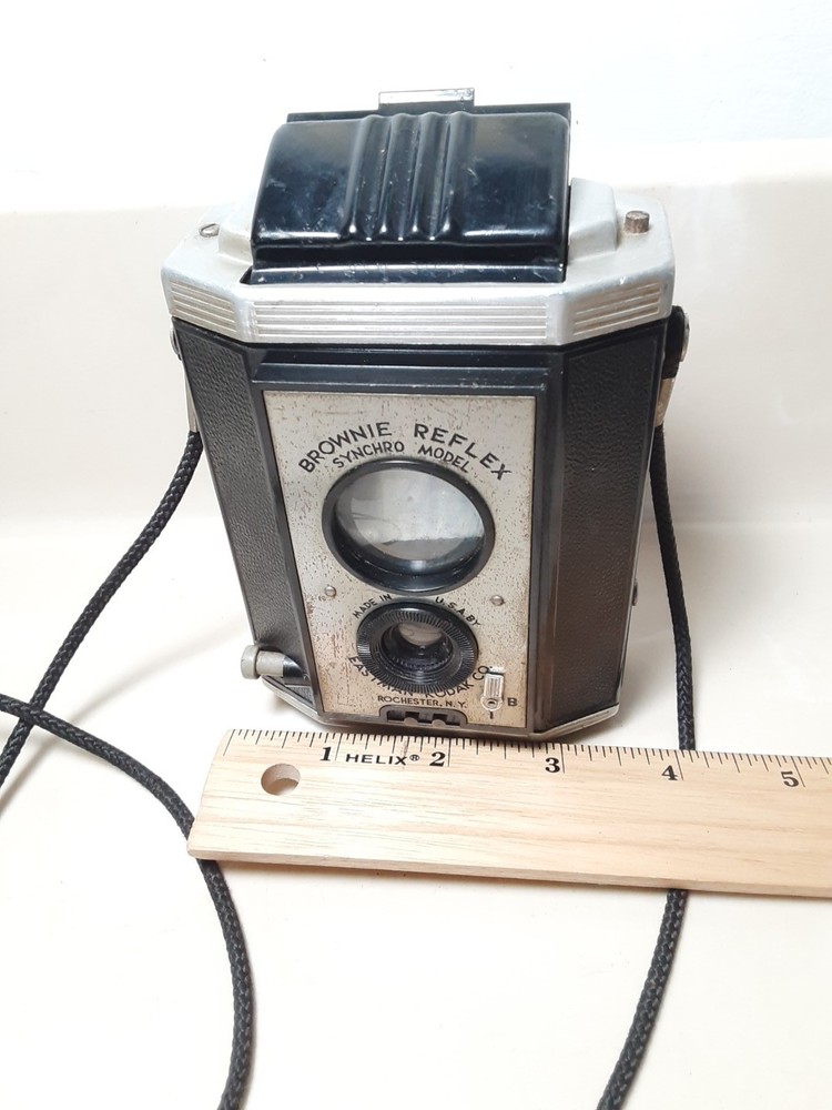Kodak Brownie Reflex Synchro Model Camera UNTESTED w/ neck strap no flash attach