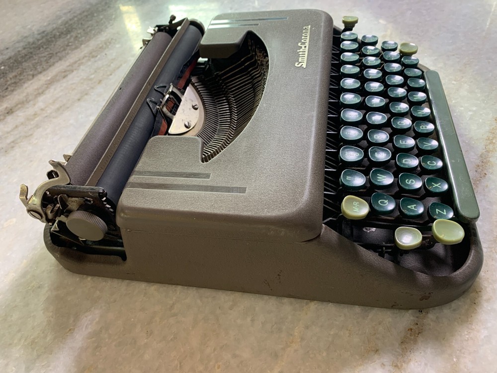 Antique Art Deco 1930s Thin Compact Micro Typewriter Typer Writer Smith Corona