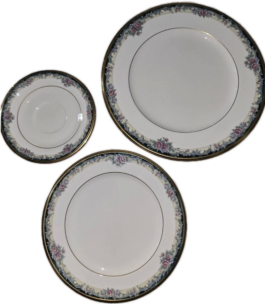 MI AMOR By Noritake Bone China 3pc Plates. NEW