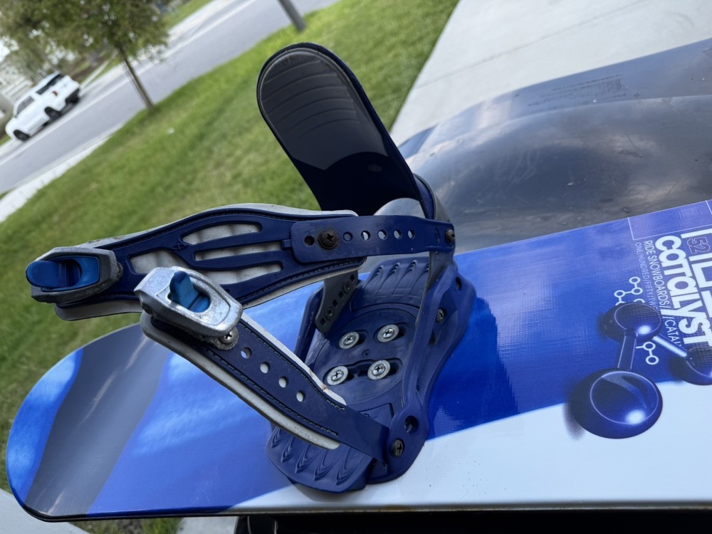RIDE CATALYST 152 cm Snowboard With Bindings
