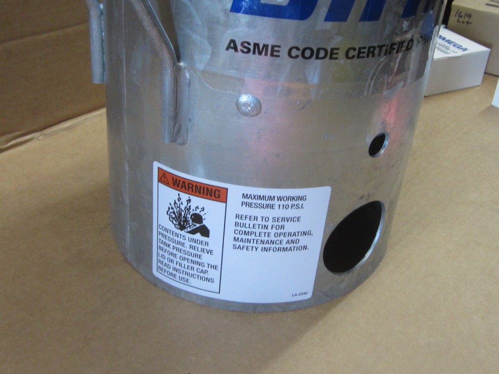 BINKS 83G PRESSURE POT