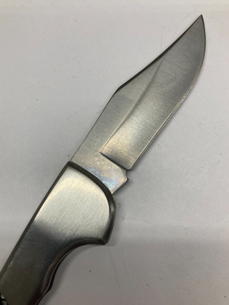 Master Silver Folder w/Plain Blade, Clip, Lockback YD-8009