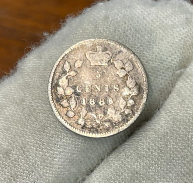 1886 Canada 5 Cents Silver Coin