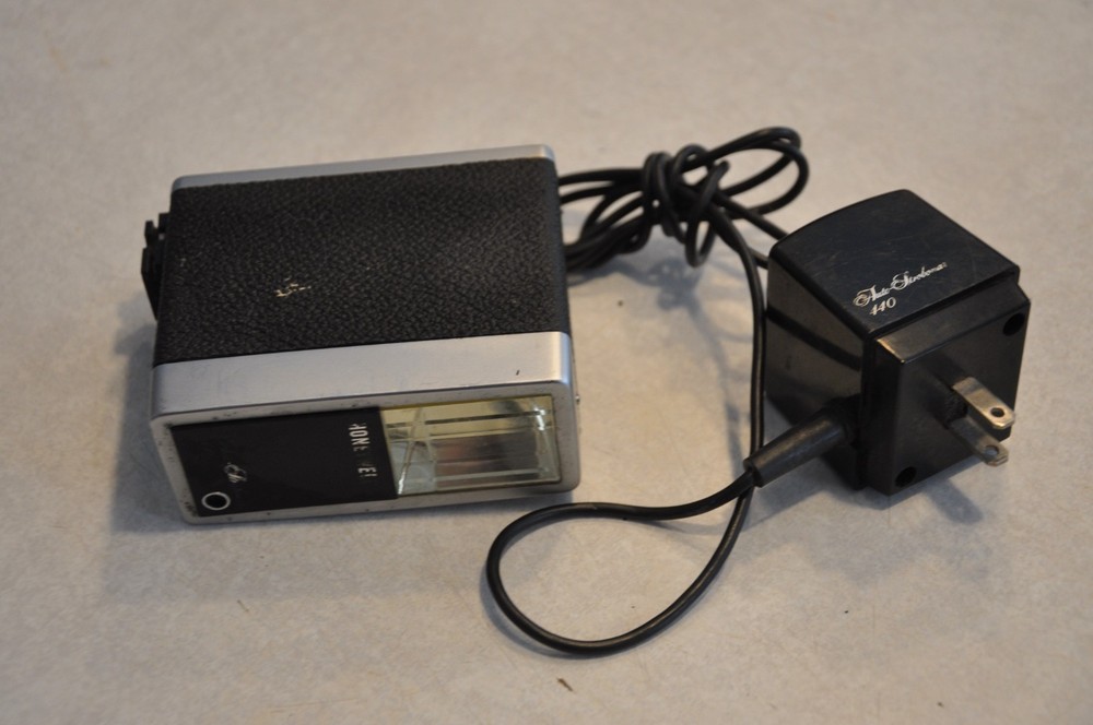 Rollei E-55 Camera Flash With Cord Tested & Working
