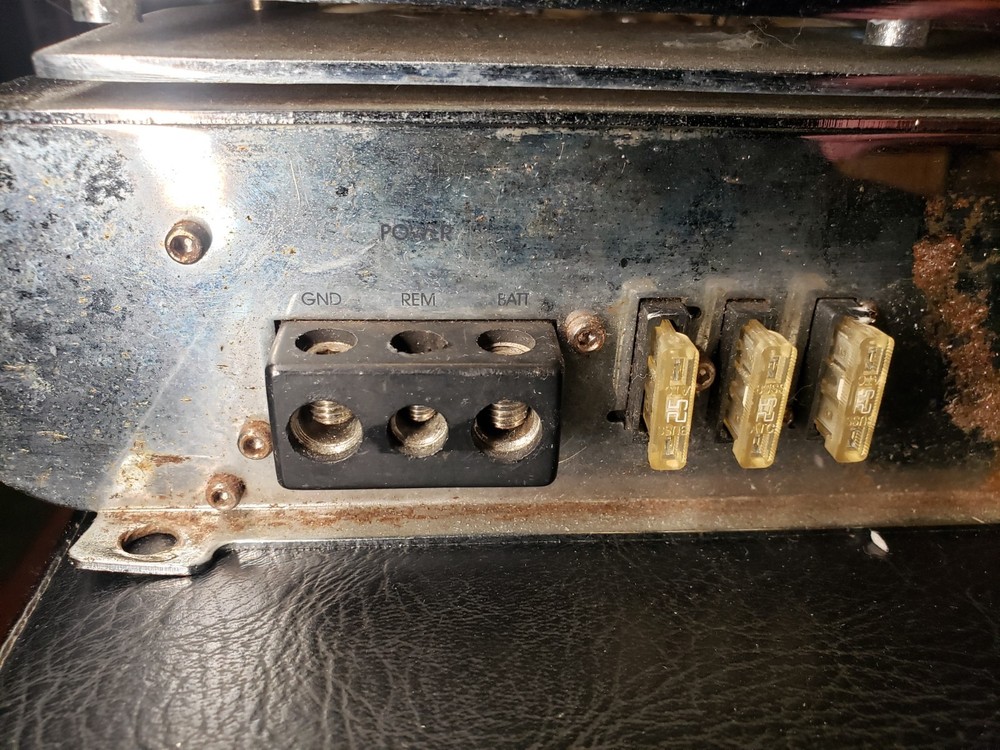 Audiobahn A2150HCQ High Current Amplifier - Untested