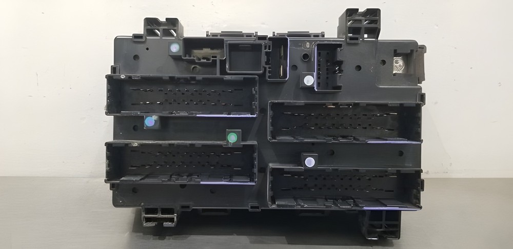 2015-2022 Dodge 1500 Engine Fuse Box 5.7L OEM