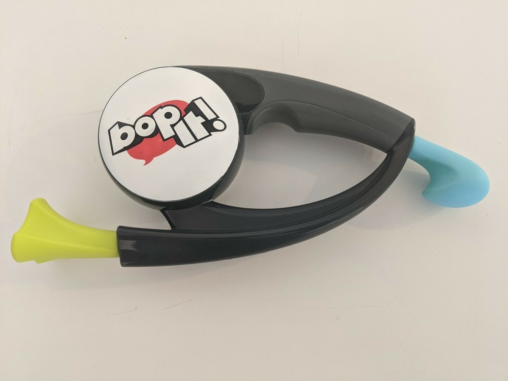 Bop It Shout 2015 Hasbro Handheld Electronic Talking Reflex Game - Tested Works