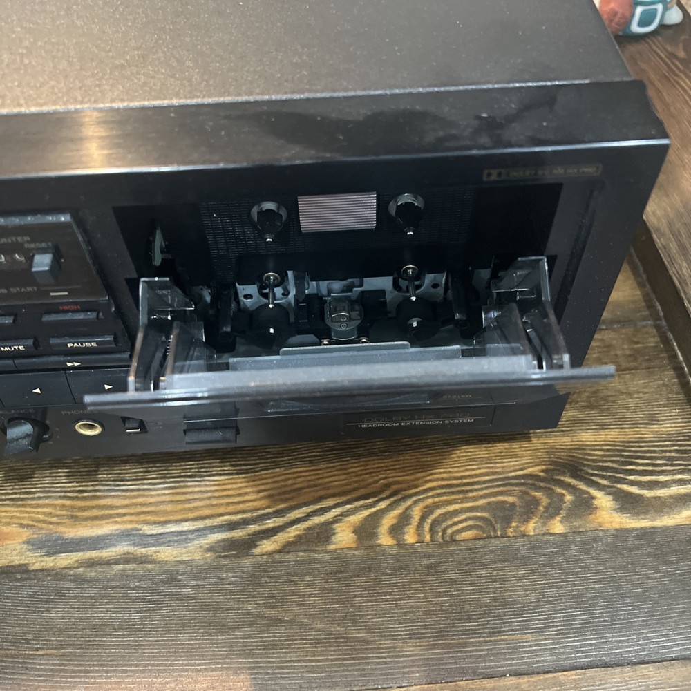 TEAC W-520R Dual Auto Reverse Cassette Deck (Powers On)