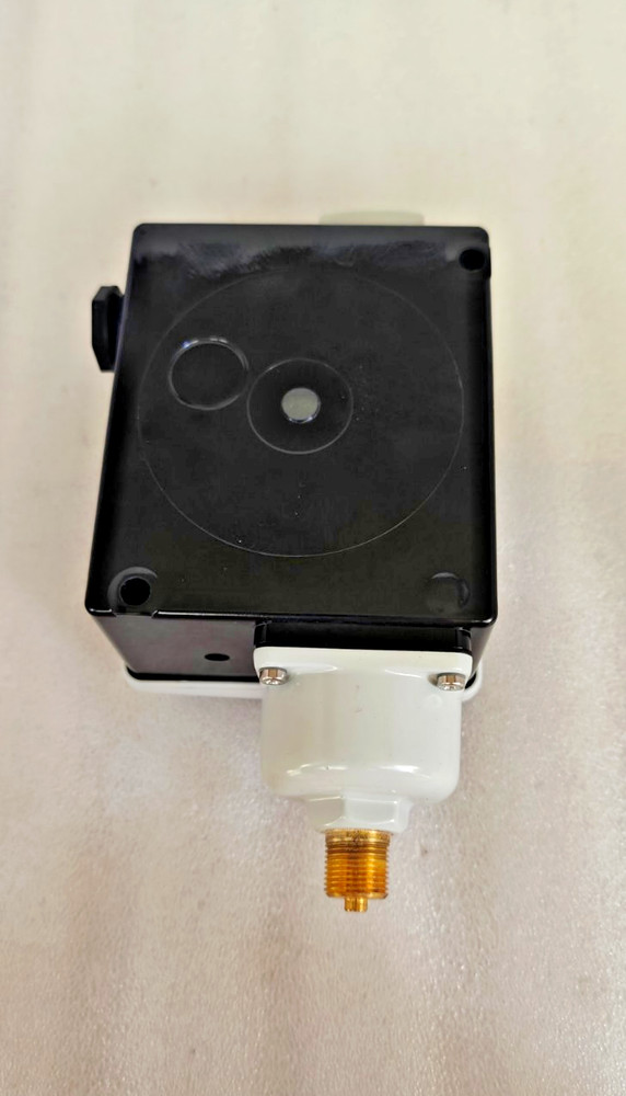 017-529166 Danfoss Pressure Switch RT110