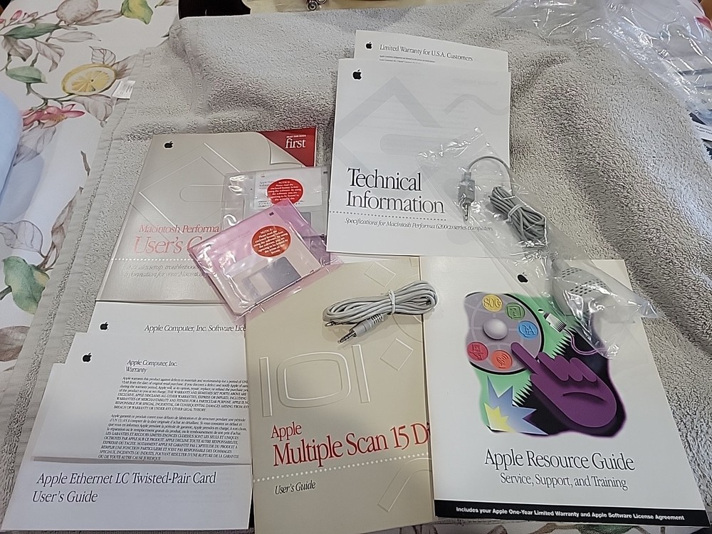 Vintage 1995 Apple System Software Training CD-ROM Macintosh 6200cd RARE!