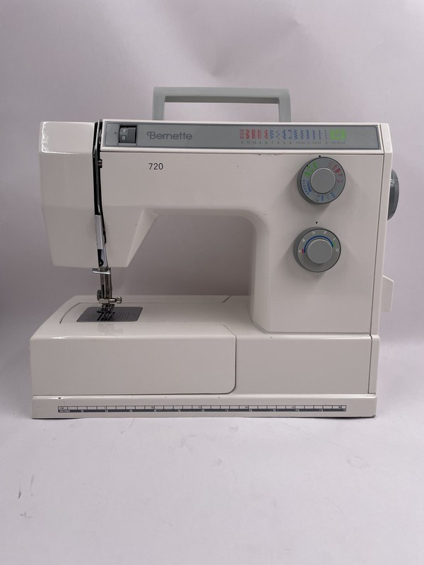 BERNETTE 720 SEWING MACHINE HEAVY DUTY 200 B