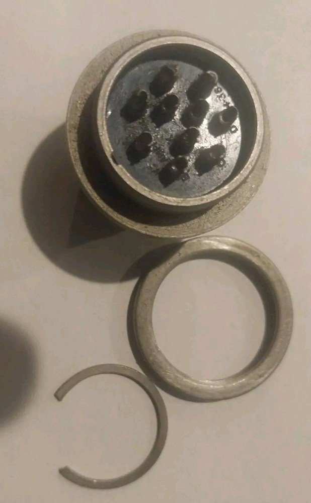 Vintage RADIO RECEIVER TRANSMITTER PRC-6 PART ( MICROPHONE PLUG ONLY )