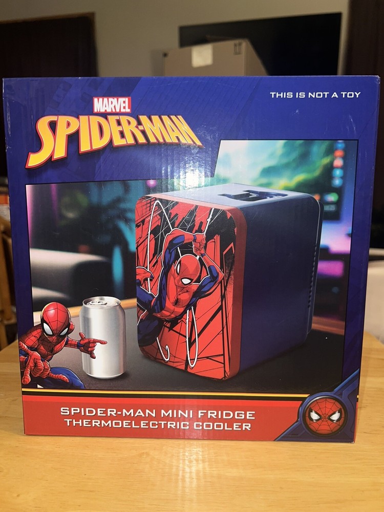 Marvel Spiderman 4L/6 Can Mini Fridge Cooler Ukonic