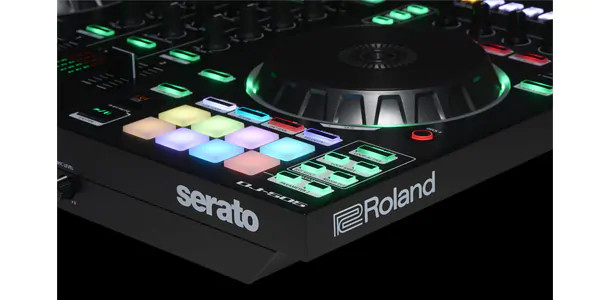 Roland DJ-505 Serato DJ Controller W/Box