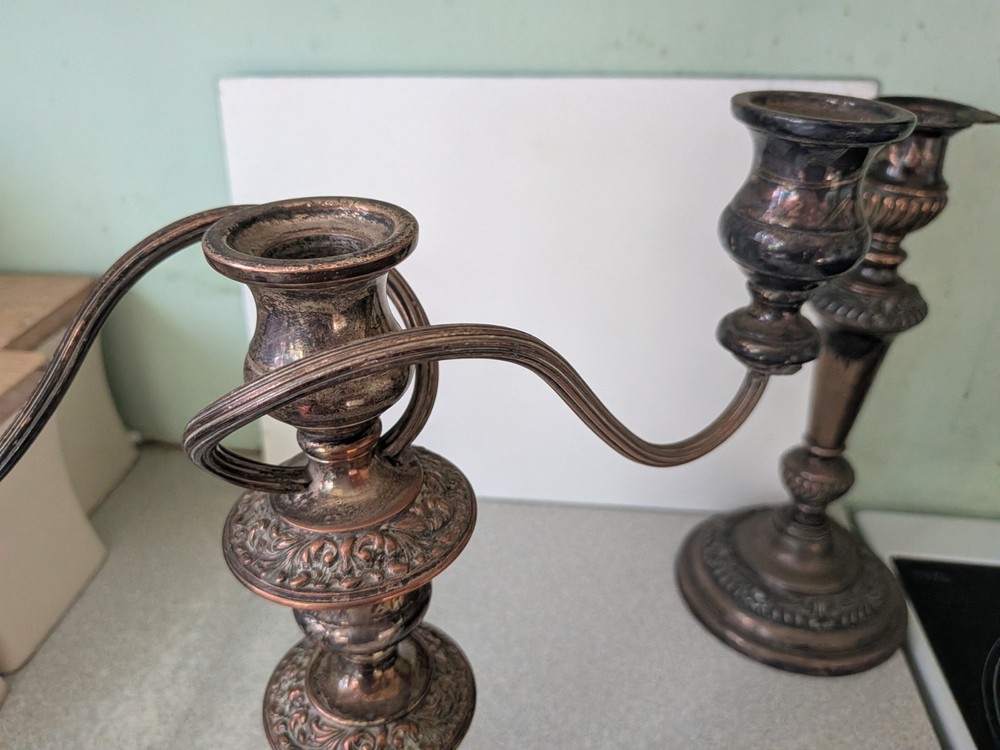 COLLECTION ANTIQUE SILVER PLATED ON COPPER CANDLESTICKS / CANDELABRA