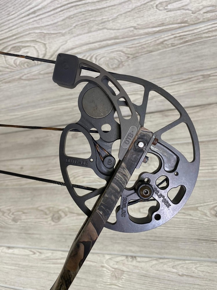 Mathews Outback 29" 70lb Right Handed Bow package