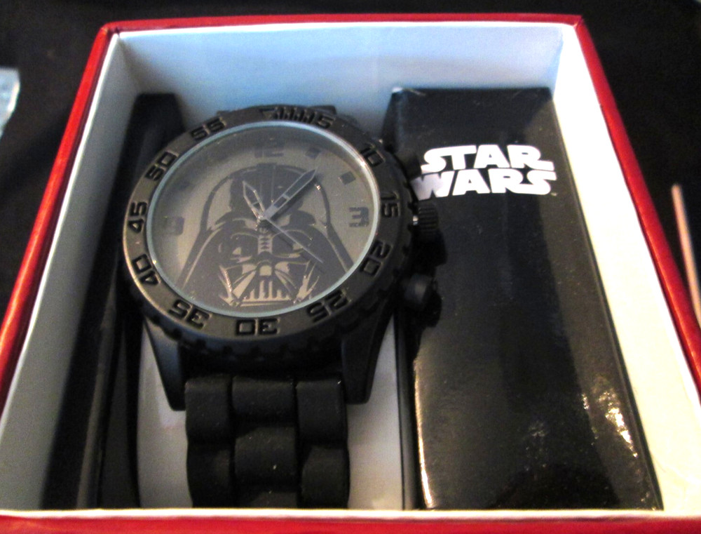NIB STAR WARS WATCH *WORKING*