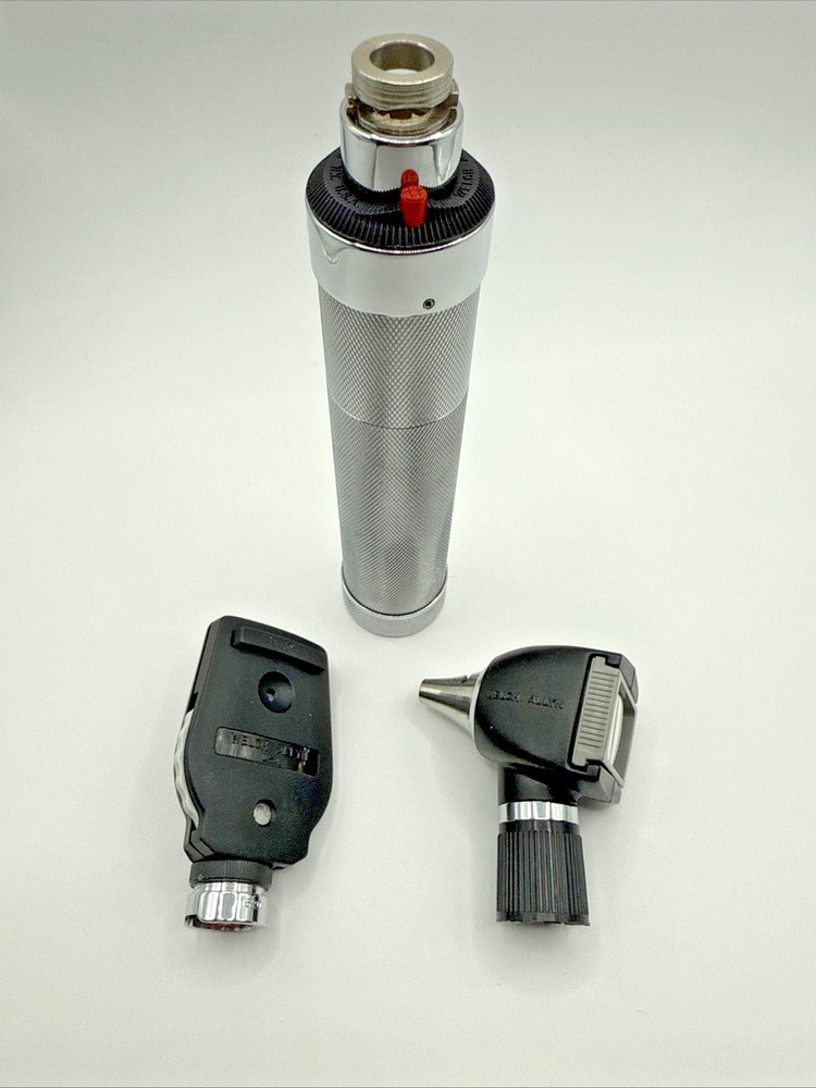 Welch Allyn Otoscope & Ophthalmoscope Set Plugin Handle + Tuning Fork
