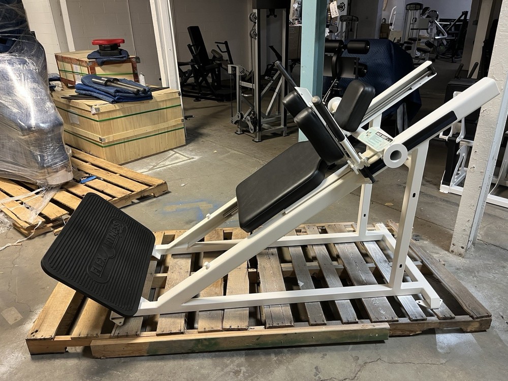 Flex Fitness Hack squat Clean!