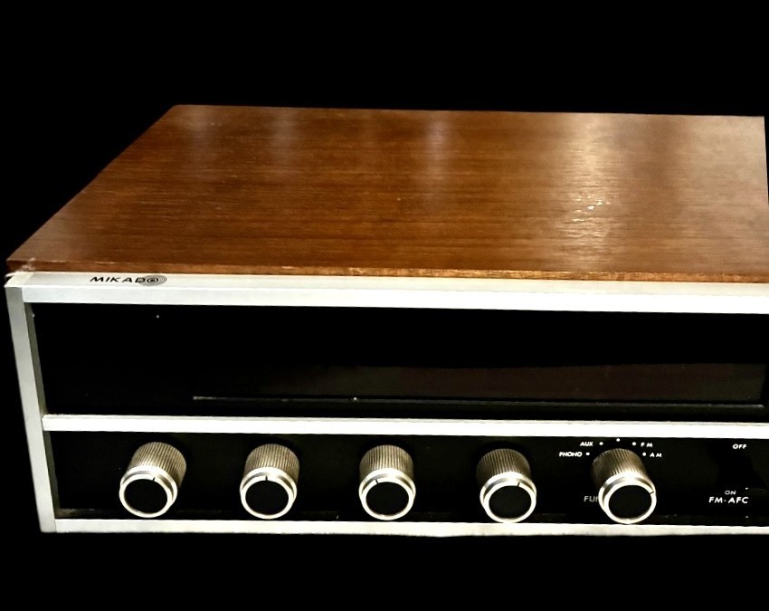 Mikado Solid State Stereo Receiver model 2210 vintage 1970s - tested works READ