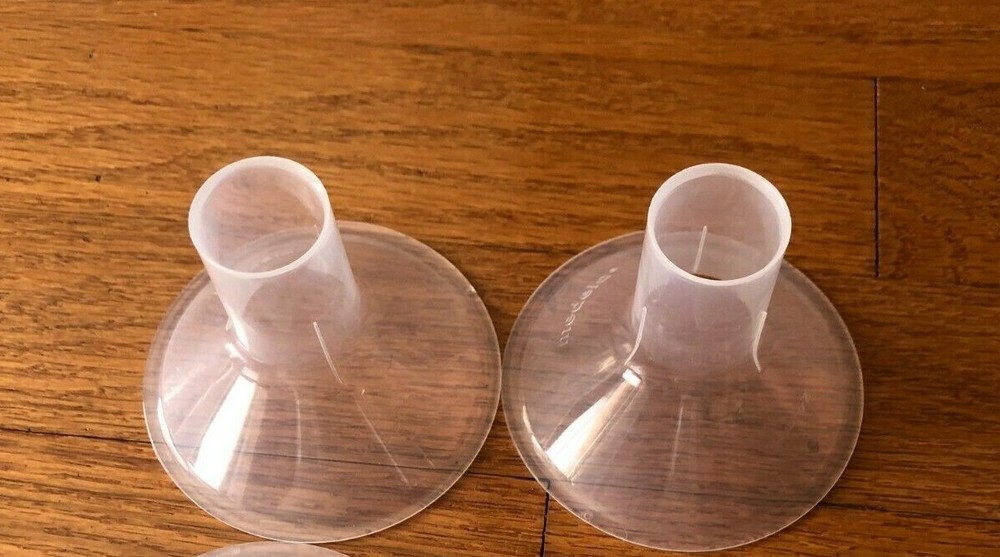 (2) Medela breast shield - 24 mm