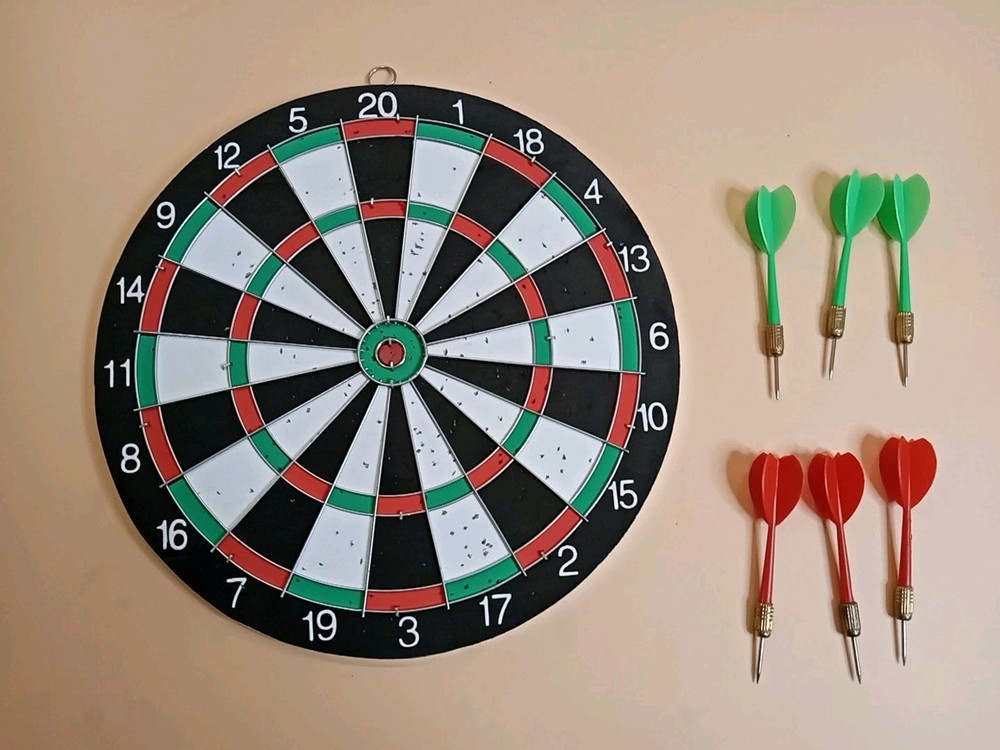 🤩 Double sided Dart Board Set with 6 darts.