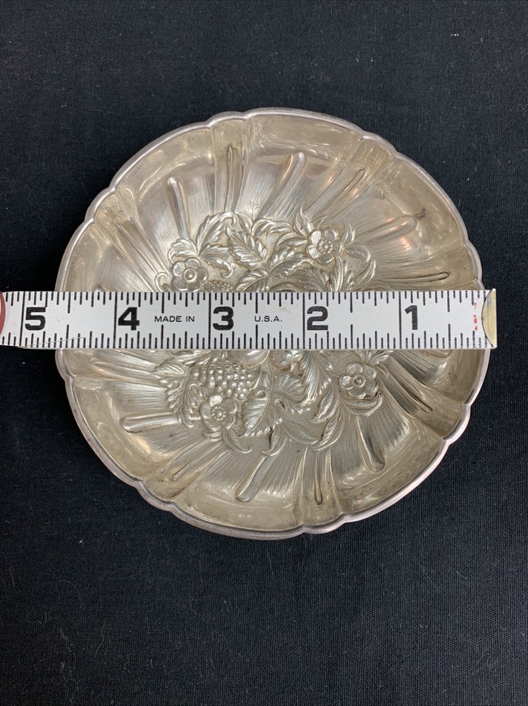 S Kirk Sterling Silver Repousse Dish #430 4.7”