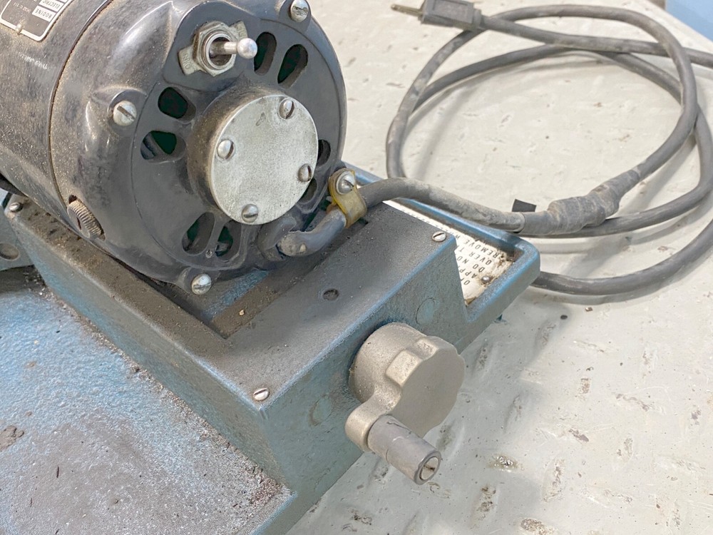 Vintage Drill Bit Pointer/Sharpener SDR #DG76M with 2 bit clamps