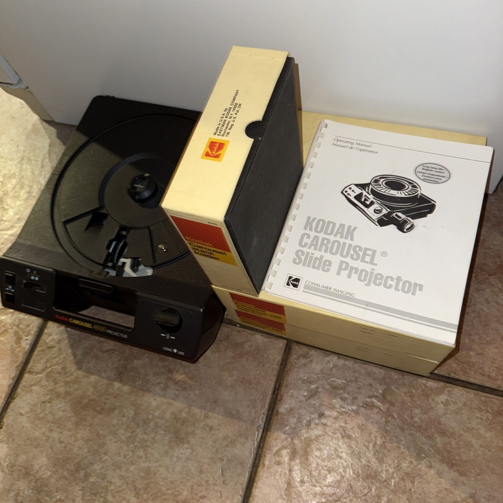 Kodak 4600 Carousel Slide Projector w/ Manual, Stack Loader, 2x 140 Slide Trays