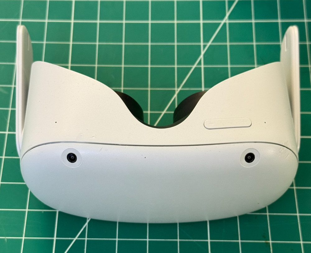 Oculus Meta Quest 2 VR Replacement Headset Only 64GB Fully tested and Functional