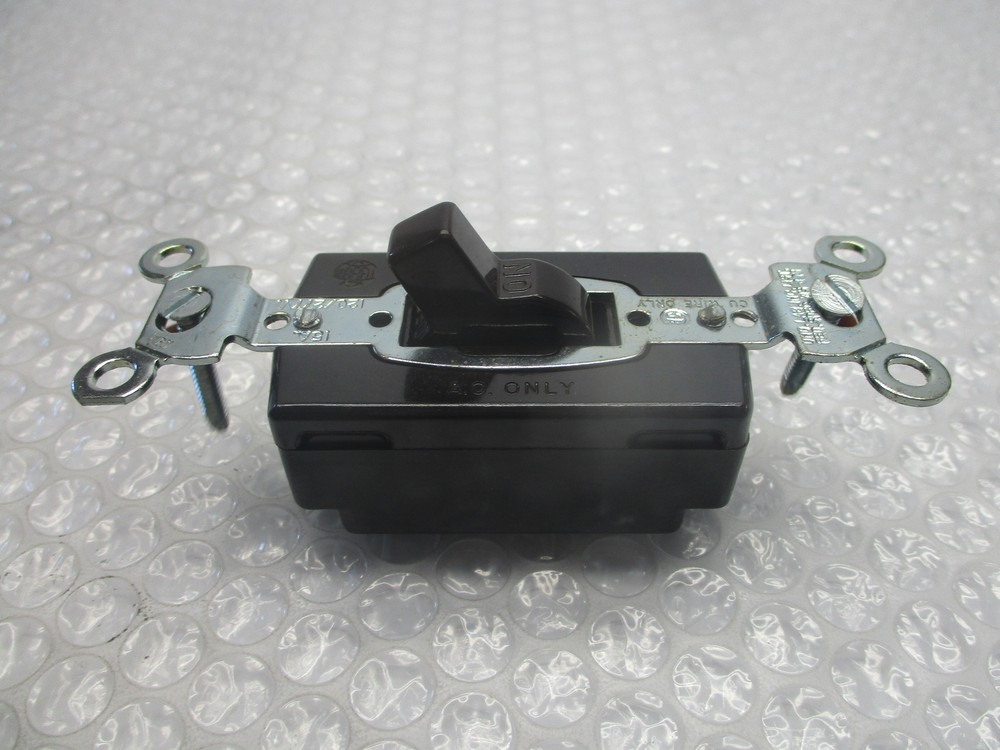 HUBBELL 1101 SWITCH BROWN NSMP