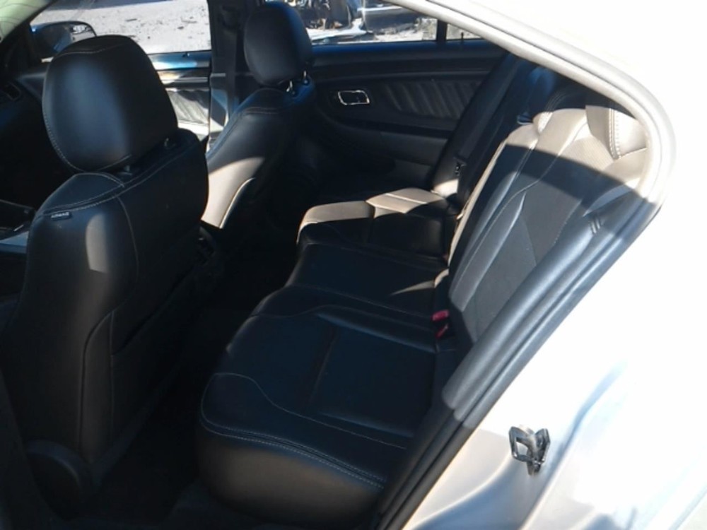 TAURUS 2013 Fuse Box Cabin 104828844