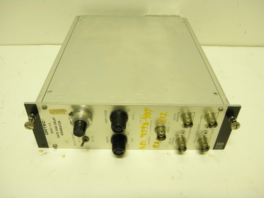 ORTEC EG&G NIM computer module model # 416 GATE and DELAY GENERATOR