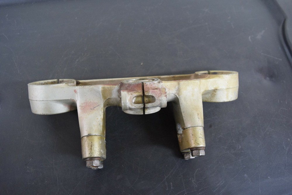 SUZUKI 1982 1983 PE175 PE 175 FORK STEERING UPPER TRIPLE TREE CLAMP STEM BRACKET