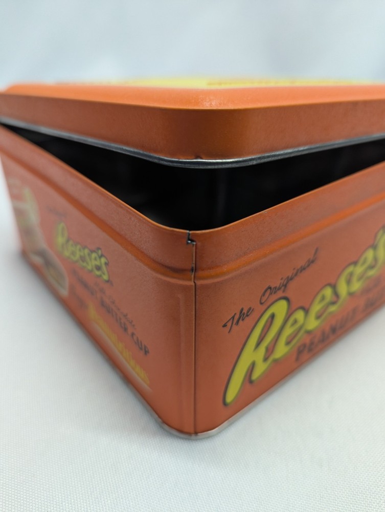 Reese's Peanut Butter Cup "Peanutritious Tin" Hershey's Millennium #3 1997 EMPTY