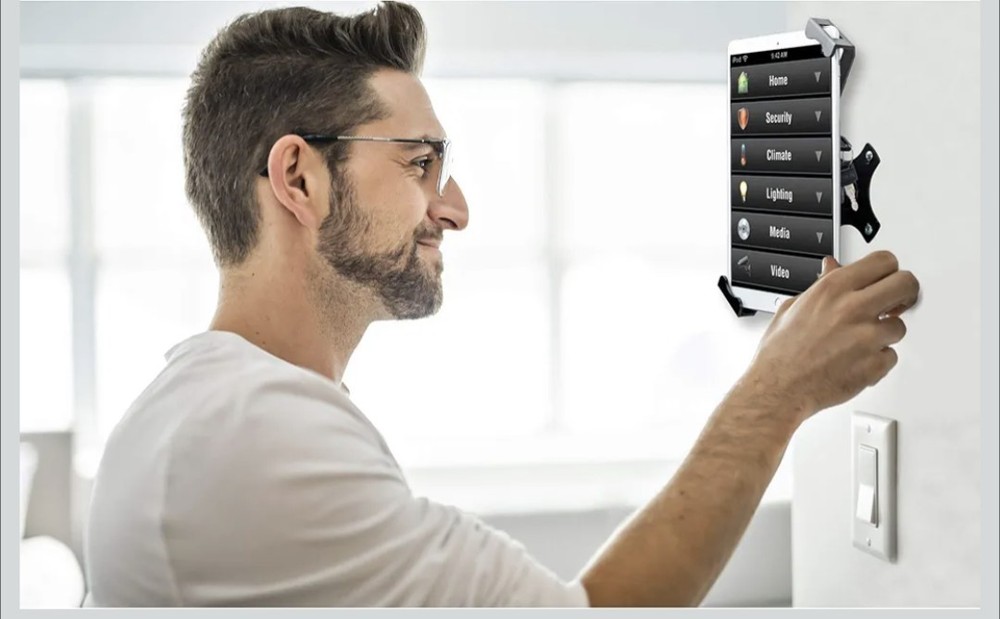 CTA Compact Wall Mount – CTA Security Wall Mount with Lock & Key System for iPad