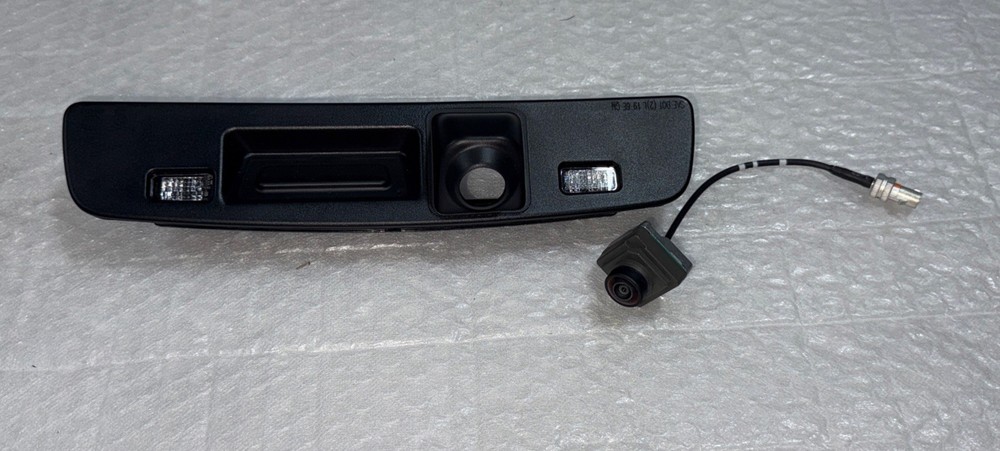 Genuine GM License Lamp 84691527