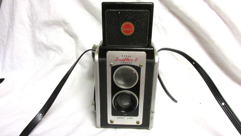 VINTAGE 1950s KODAK DUAFLEX II CAMERA
