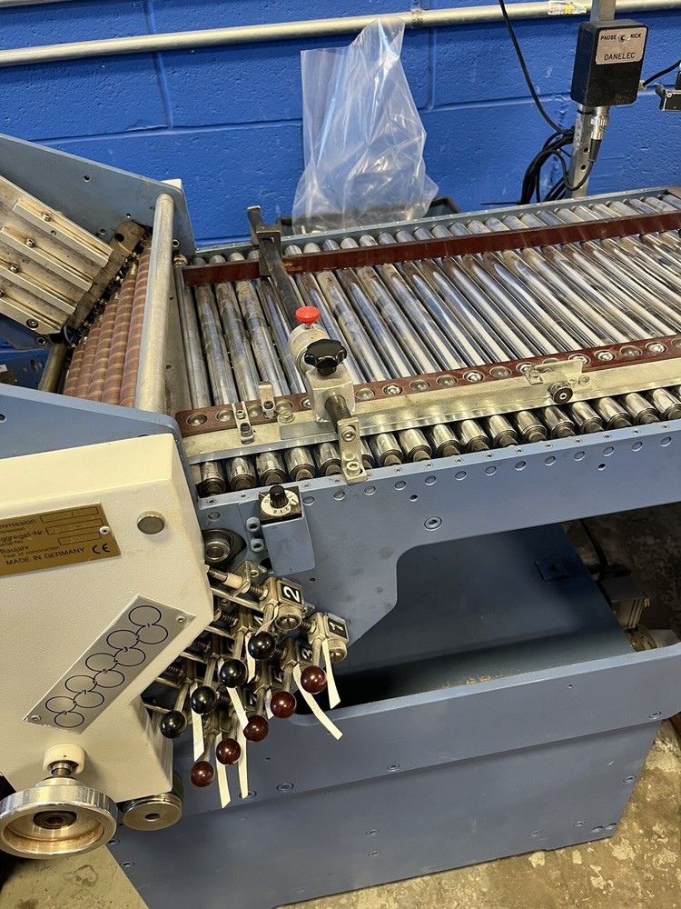 Herzog and Heymann KL112 miniature folding machine