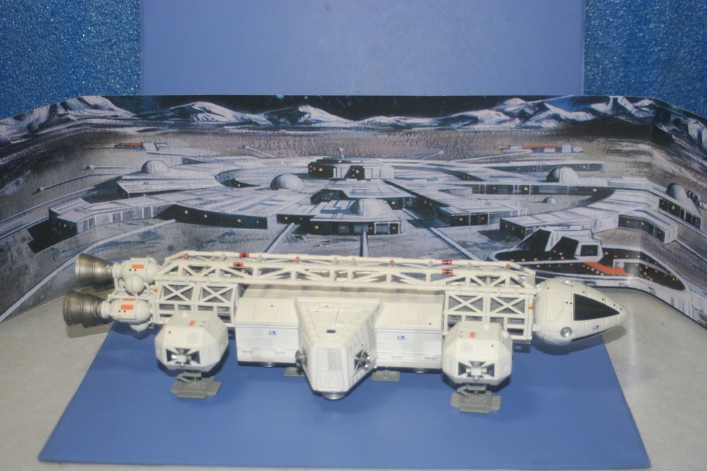 SPACE 1999 eagle LABORATORY EAGLE 1/72 Aoshima Japan