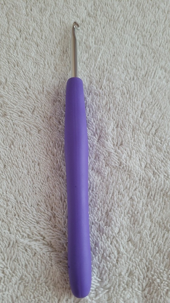 Preowned Reginald Wooble Ergonomic Crochet Hook