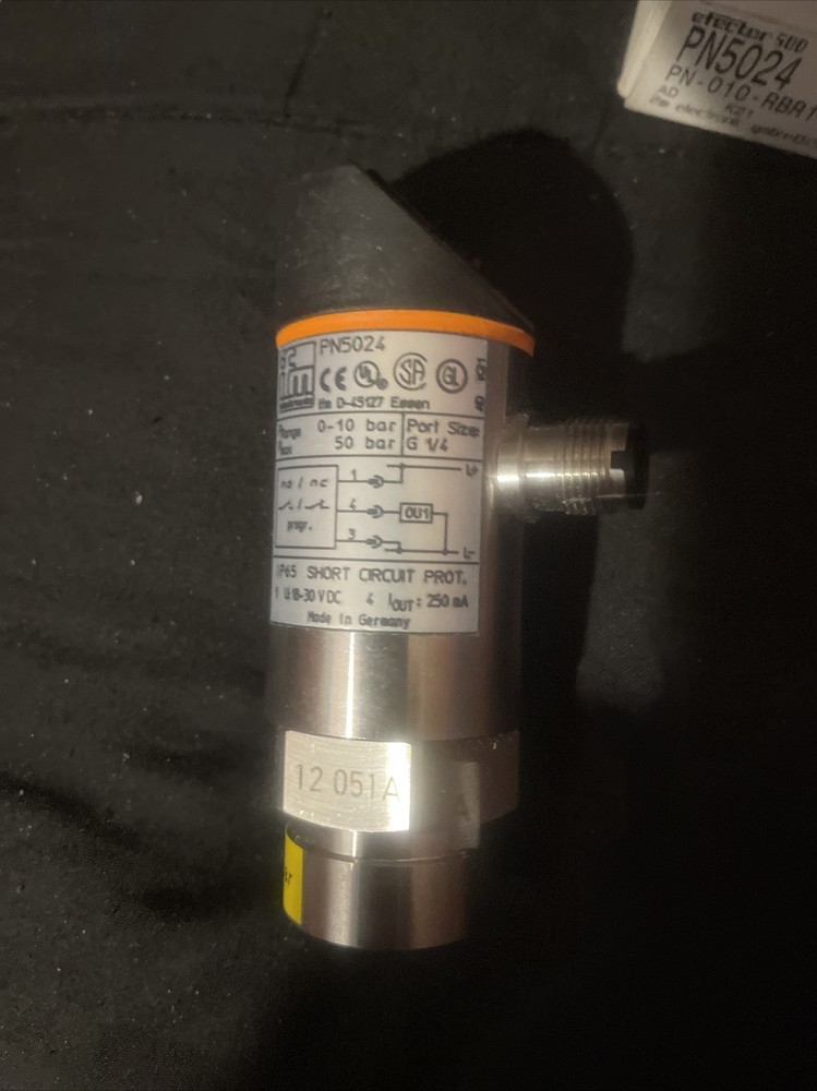 New in Box Efector PN5024 Pressure Sensor