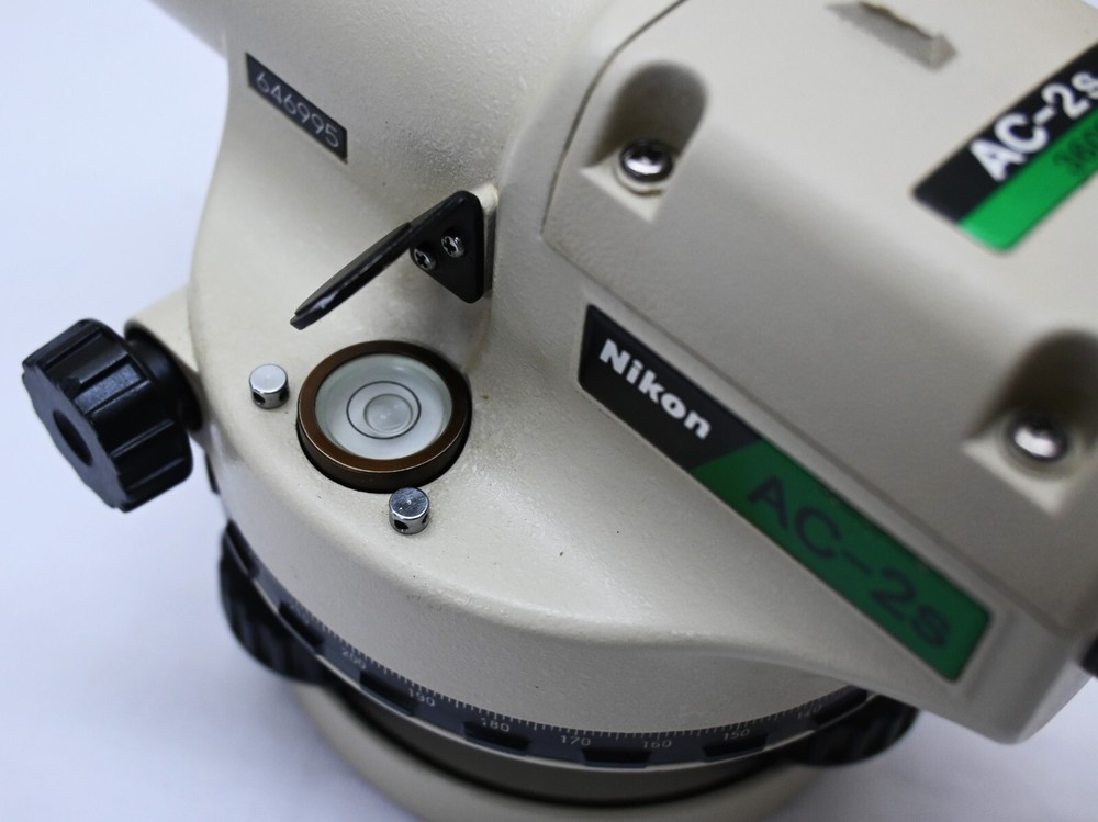 Nikon AC-2s Automatic level with hard Case.