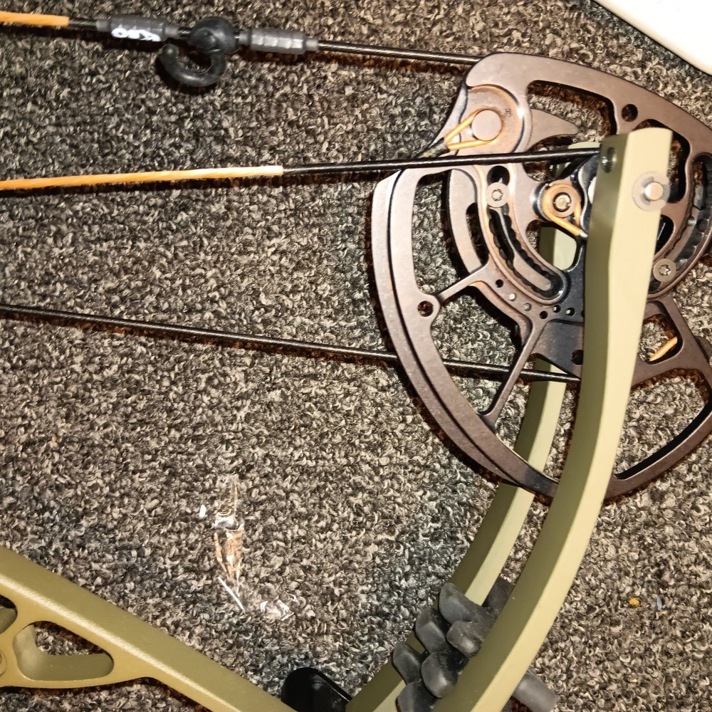 Hoyt Z1s Left Hand