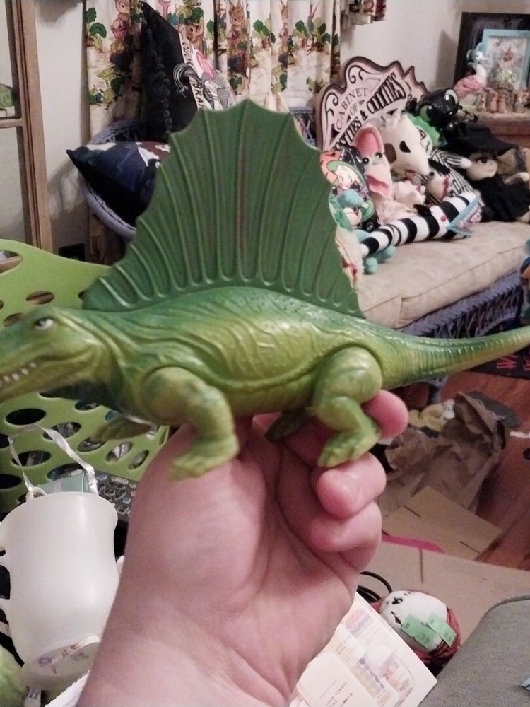 Playskool DEFINITELY DINOSAURS Green Dimetrodon Sailback 1987