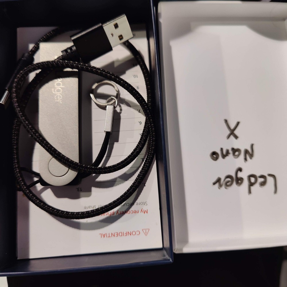 Fully functional Ledger Nano X -  Cryptocurrency Bluetooth Hardware Wallet BTC