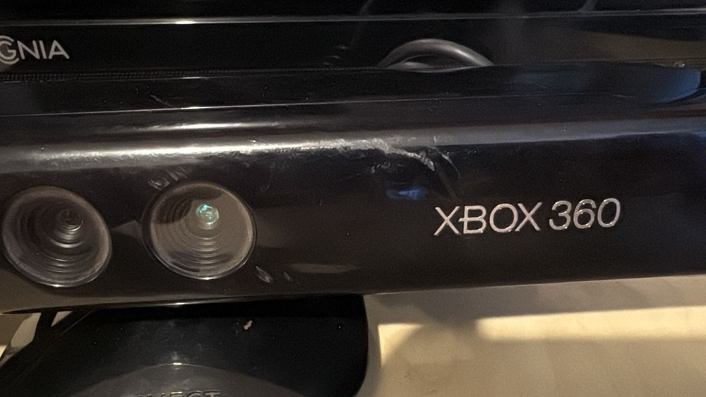 Official Microsoft Xbox 360 Kinect Motion Sensor Bar + Just Dance 2018