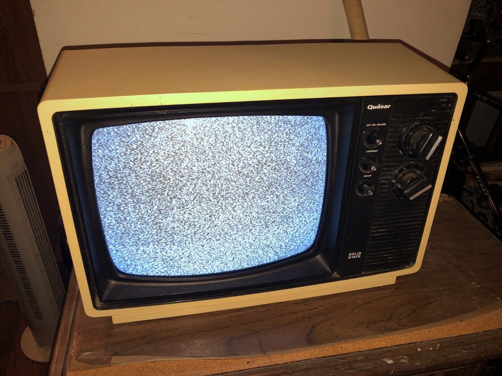 1977 Quasar Model: XP3222PH